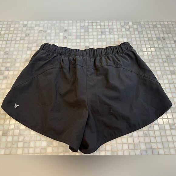 Old Navy Active Stretch Tech Quick Dry Black Shorts - Picture 2 of 6